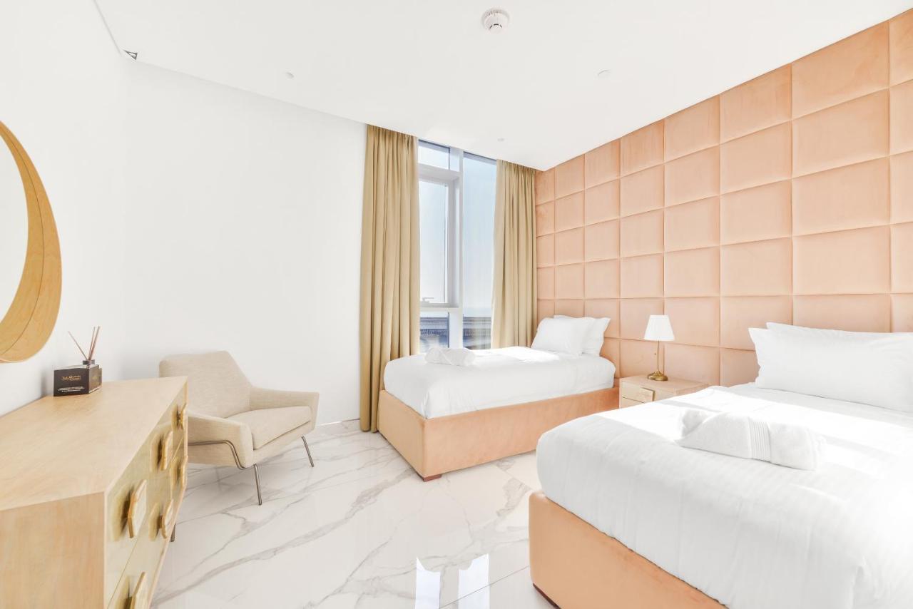 Luxe 3 Bedroom Oceanfront Apartment In The Heart Of Bluewaters Island Dubai Exterior photo